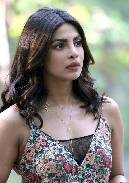 Priyanka Chopra Looks Hot During The Filming Of Her Tv Series Quantico In The Financial