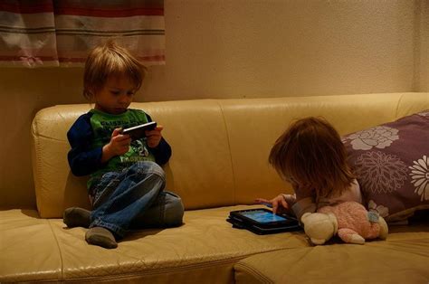 ¡juega a vestir, hornea postres, y encuentra a lindos chicos en uno de nuestros muchos juegos de niñas gratis, en línea! Tecnología vs juegos tradicionales: ¿qué se pierden los niños frente a las pantallas?