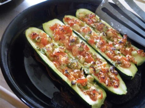 Other benefits include reducing your risk of diseases, preventing constipation and keeping you full longer. Low Carb Stuffed Zucchini Recipe - Low-cholesterol.Food.com