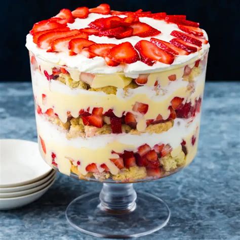 Strawberry Shortcake Trifle Cooks Country In 2020 Savoury Cake
