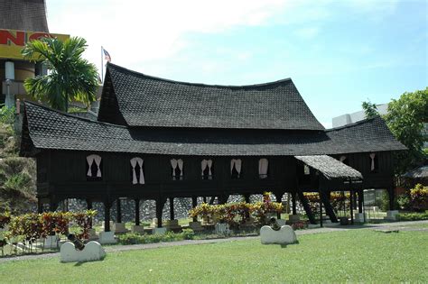 Check spelling or type a new query. LMNS - LEMBAGA MUZIUM NEGERI SEMBILAN - ADAT PERPATIH