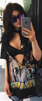 Kylie Jenner Steals Kendalls New Bra Flashing Look After Accussations