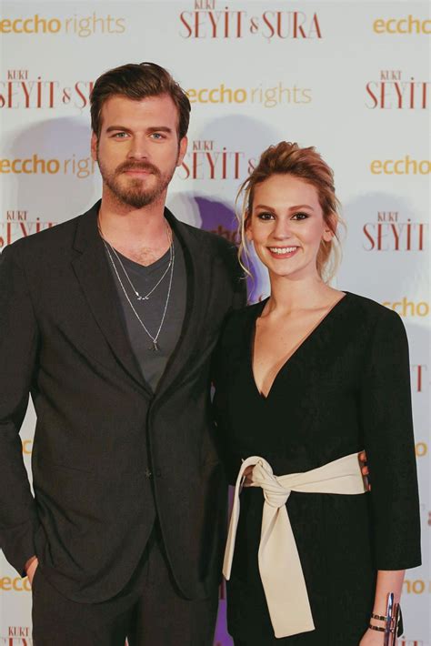 Ay yapım'ın yapımcılığında gerçekleşen, başrollerini kıvanç tatlıtuğ ve farah zeynep abdullah'ın paylaştığı 'kurt seyit ve şura' dizisinin çekimlerine geçtiğimiz günlerde başlandı. Kurt Seyit ve Şura : Kurt Seyit ve Sura : Photo ...