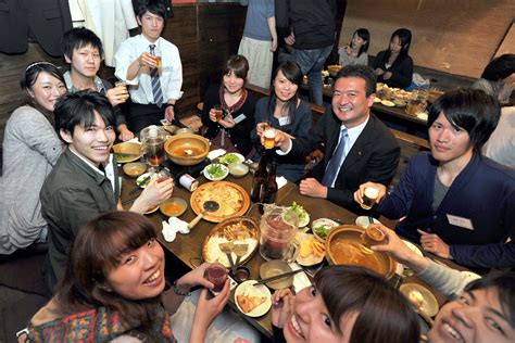 Tradisi Orang Jepang Dalam Bersulang Minuman