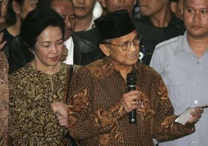 We did not find results for: Kuntum Cinta Habibie untuk Ainun ~ Yusran Darmawan