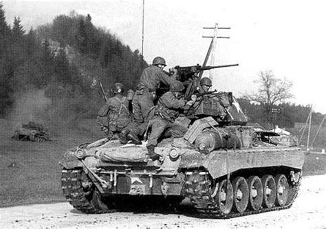 M24 Chaffee 1944