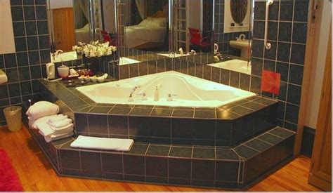 Better yet, if you're flexible in your travel dates, you can get your jacuzzi hotel rooms relatively cheap. Hotel Rooms with Jacuzzi® Suites & Hot Tubs - Excellent ...