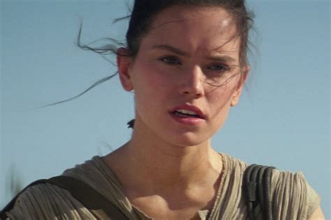 En Images Star Wars Day Daisy Ridley Rend Hommage à La Saga