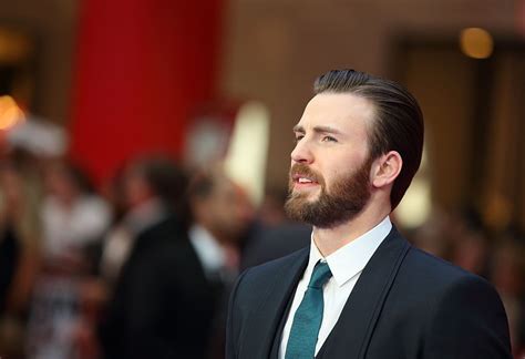 Welcome to weheartchrisevans, a blog dedicated to the actor chris evans evans is known best for his. Chris Evans' Twitter Proves He's Real-Life Captain America