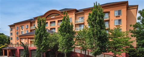 Portland Oregon Hotel Rooms Portland Accommodations Courtyard By