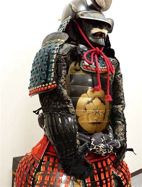 beautiful japanese samurai armour showa period with the oda nobunaga crest catawiki