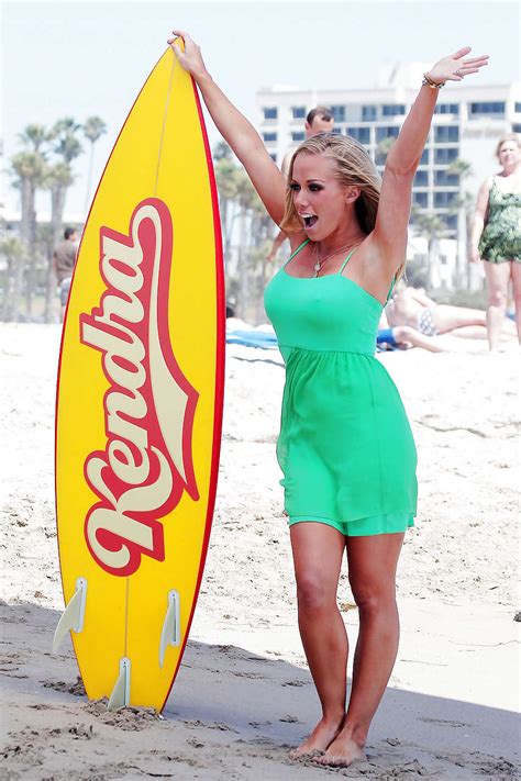 Kendra Wilkinson In Green Dress On Beach Showing Pookies Porn Pictures