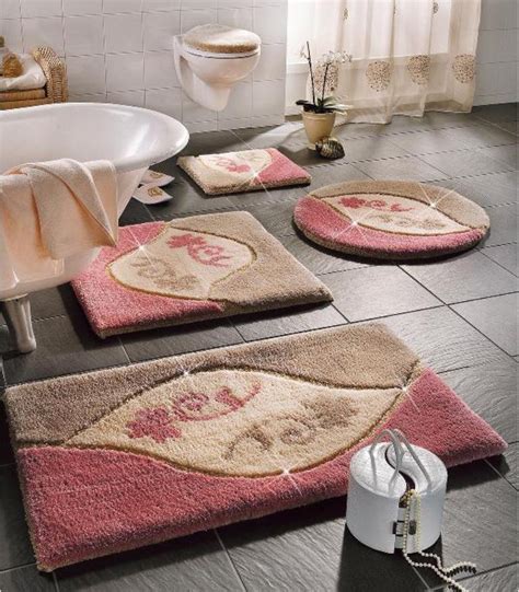 47 Fabulous And Magnificent Bathroom Rug Designs 2021