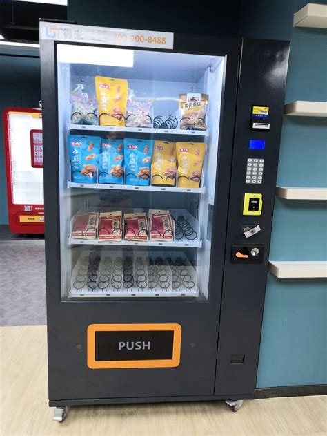 Convenient Breakfast Lunch Vending Machine Micro Market Vending Machine