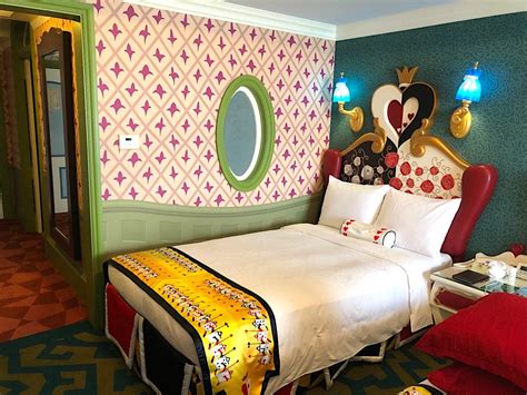 Photos Video Tour An Alice In Wonderland Character Room At The