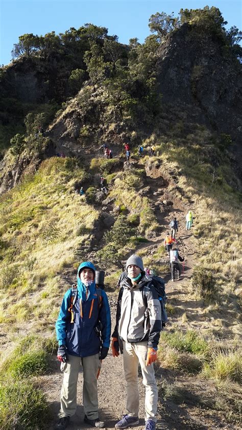 Pendakian Gunung Merbabu Wekas Selo Caleudum