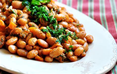 انیسون از گیاهان است و مصارف خوراکی و دارویی زیادی دارد. Zeytinyağlı Barbunya Pilaki Tarifi | İzlesene.com