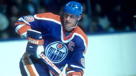 Gretzky is the only nhl player to total over 200 points in one season. December 10 NHL History | Hockey History | NHL Trade Rumors