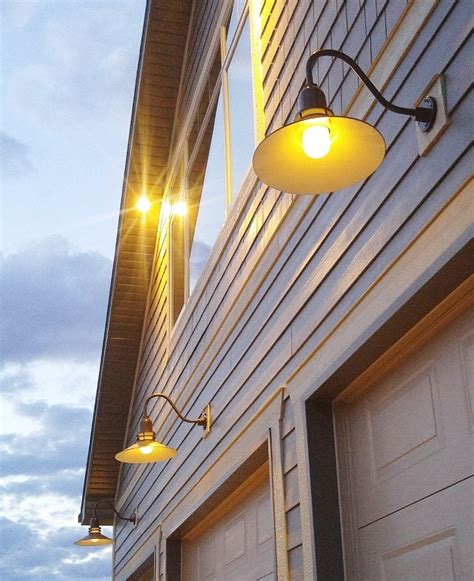 Gooseneck Barn Lights Blend Vintage And Modern Inspiration Barn Lighting Barn Light