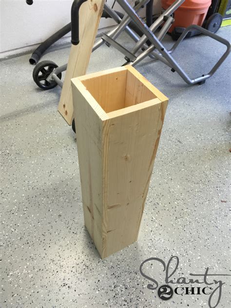 Hi everyone and happy friday! DIY Round Table - As Seen on HGTV Open Concept - Shanty 2 Chic