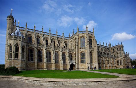 I was most fascinated by the tombs of several monarchs, including king george v and. St George's Chapel, Windsor Castle - Wikipedia