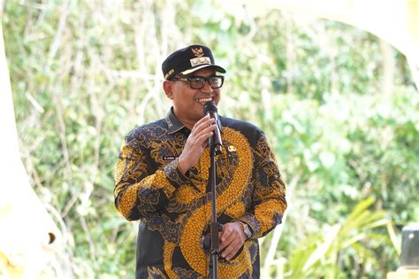 Pj Bupati PPU Luncurkan Terobosan Aplikasi E HDW Untuk Percepat