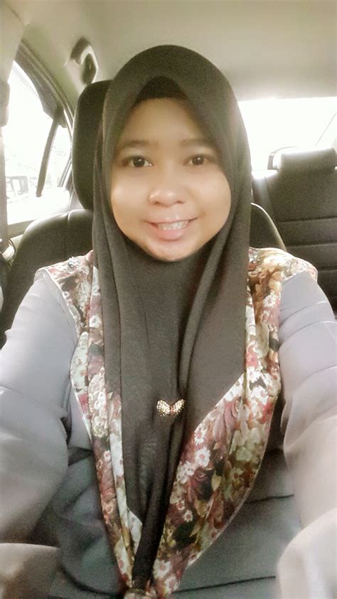 There are lots of 'tudung', shawls and scarves here but i prefer. Adieyza: Tudung Bawal Aidijuma Pelbagai Gaya