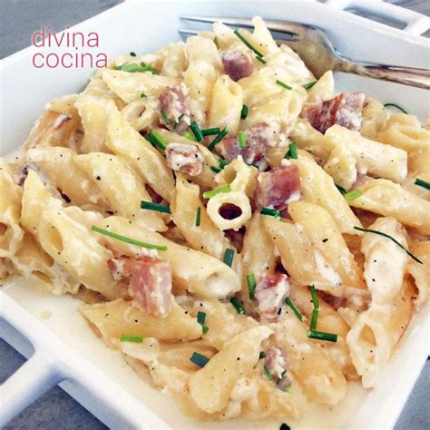 Uno de los tipos de pasta más comunes y que no falta en prácticamente ninguna despensa, son los macarrones. Receta de Macarrones a la carbonara - Divina Cocina