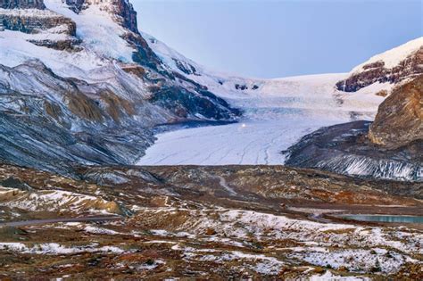 Premium Photo Landscape View Of Athabasca Glacier At Columbia