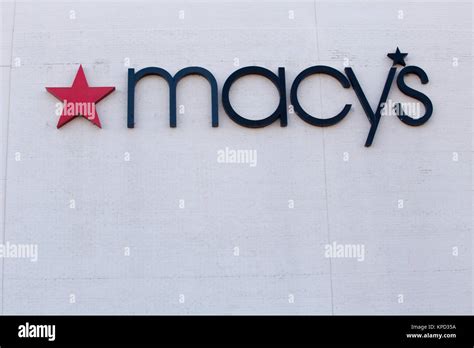 Macys Star Logo Hi Res Stock Photography And Images Alamy