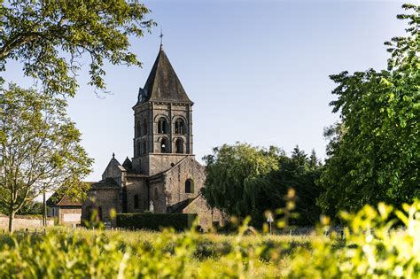 eglise romane saint pierre aux liens le patrimoine culturel destination saône et loire