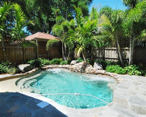 A pool is a summer staple that adds a touch of luxury to any home. Pool idea for Florida home... | Beach House Inspiration ...