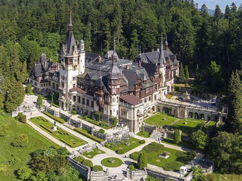 Il Castello Di Peles Romania Europa Orientale The Golden Scope