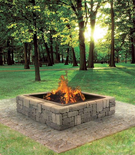 49 Gorgeous Outdoor Fire Pit Decorating Ideas For Winter Backyard