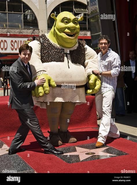 02 Shrek Mike Myers Antonio Banderas 02 Shrek Honored With A Star On