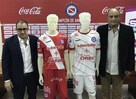 Argentinos juniors have always been one of the clubs determined to back their talented youngsters. Camisetas Reusch de Argentinos Juniors 2017/2018