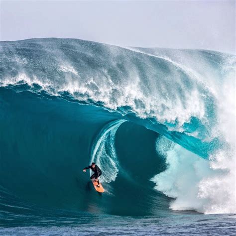 Pin By Moshmosh On Beach Surfing Waves Big Wave Surfing Waves