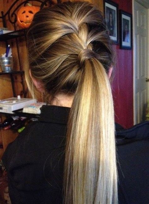 The top knot should take you. 15 Cute Everyday Hairstyles 2021 - Chic Daily Haircuts for ...