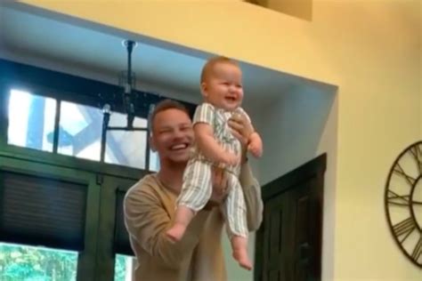 Kane Browns Adorable Daughter Laughing Wins The Internet Today