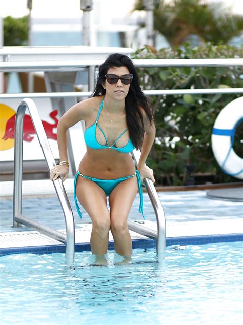 kourtney kardashian bikini candids in miami porn pictures xxx photos sex images 161590 pictoa