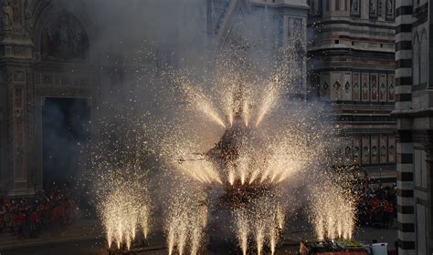 Explosion Of The Cart Celebrating Easter In Florence Slow Tours