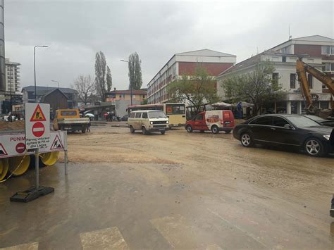 La Shohet Pa R Qarkullim Rruga A Luan Haradinaja Na Prishtina Foto