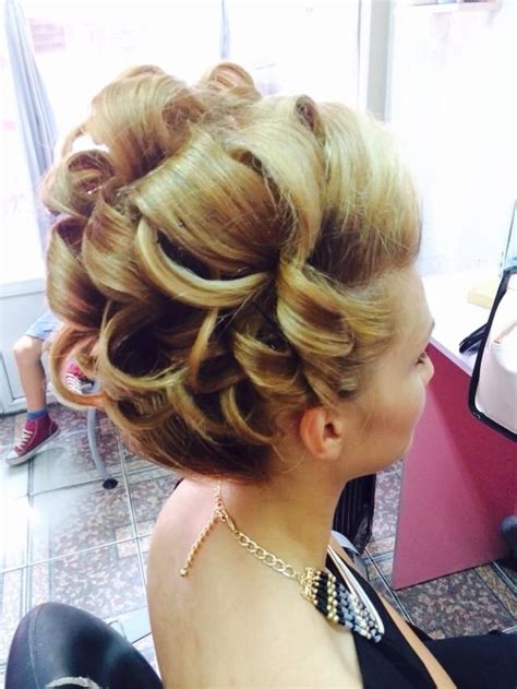 Pin By Pattie On Beautiful Hair And Make Up Bun Hairstyles For Long