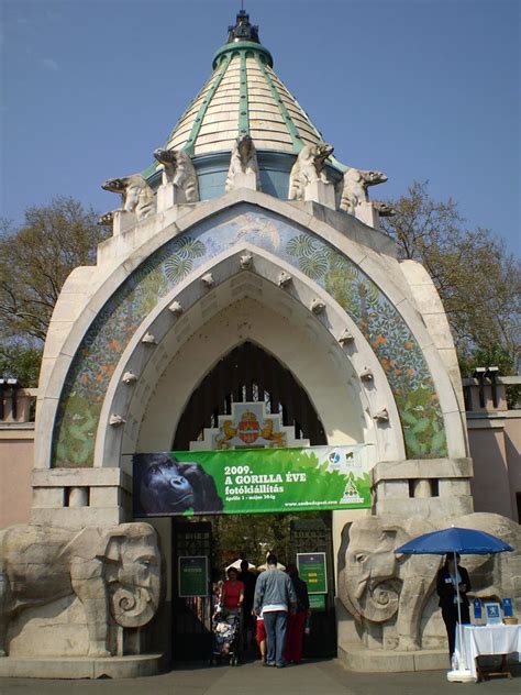 Pekná zoo krásne zvieratá o ktorých je velmi dobre postarané. Az állatkert főkapuja, Budapest | Középület | Épületek ...
