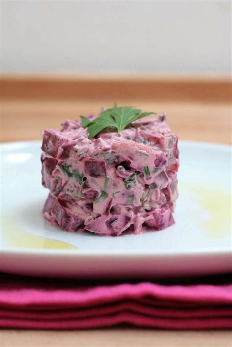 Tartare De Betteraves Au Ch Vre Aux Herbes Fra Ches Recette Ptitchef