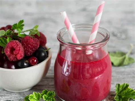 Smoothie bowls bieten dir die möglichkeit, deinen vitaminbedarf bereits beim frühstück zu decken. Beeren Smoothie - lowcarbrezepte.org