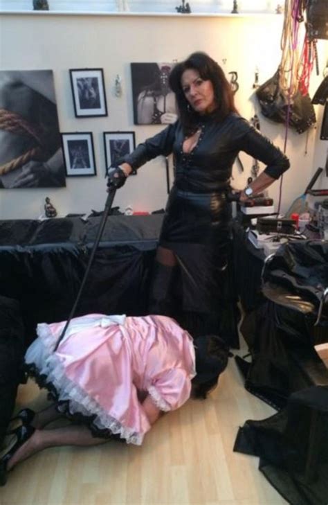 Uk Grandmother Shares Inside Look At Life As A 69yo Dominatrix News