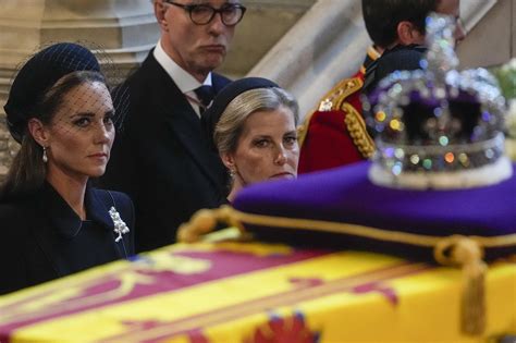 Why Kate Middleton Meghan Markle Will Wear Veils To Queens Funeral
