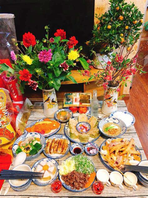 Thạc sĩ, chuyên gia văn hóa nguyễn đức hiển, viện nghiên cứu văn hóa tín ngưỡng việt nam cho biết, lễ cúng vì vậy, tùy theo điều kiện thời gian của từng nhà có thể cúng ông táo vào trưa, tối ngày 22 tháng chạp hoặc sáng ngày 23 tháng chạp. Cách chuẩn bị lễ vật, mâm cỗ, ngày giờ cúng ông Công ông Táo