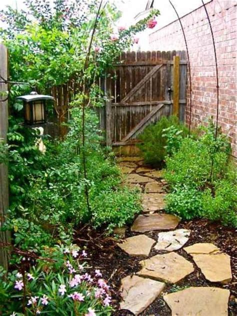 In this front yard landscape they used a stone pathway, and surrounded it with a mass planting of mondo grass. 44+ Best Landscaping Design Ideas Without Grass - No Grass Backyard